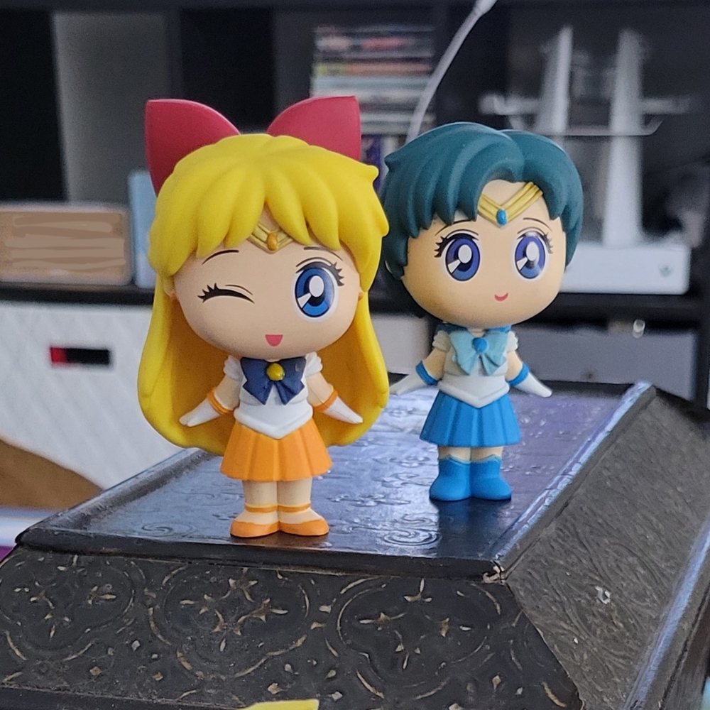 Blind box Sailor Moon figurines Venus Mercury